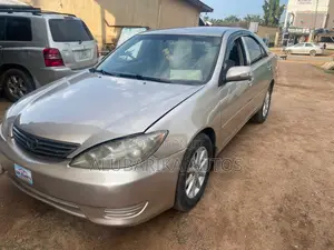 Toyota Camry 2006 Gold