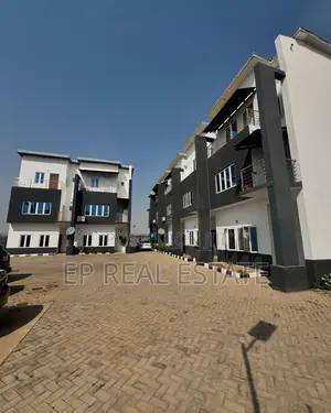 4bdrm Duplex in Gaduwa for sale