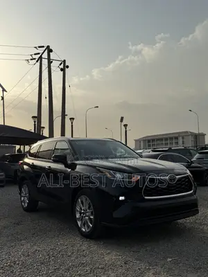 Toyota Highlander Limited 2021 Black