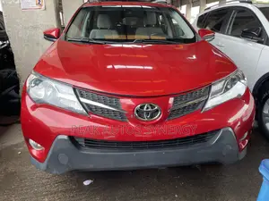 Toyota RAV4 XLE 4dr SUV AWD (2.5L 4cyl 6A) 2014 Red