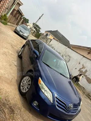 Toyota Camry LE 4dr Sedan (2.5L 4cyl 6AM) 2010 Blue