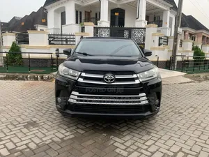 Toyota Highlander LE 4dr SUV (3.5L 6cyl 6A) 2015 Black