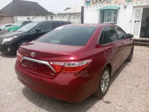Toyota Camry LE 4dr Sedan (2.5L 4cyl 6A) 2015 Red