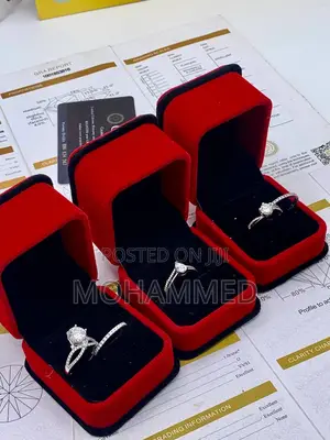 VVS Moissanite Diamond Engagement Ring