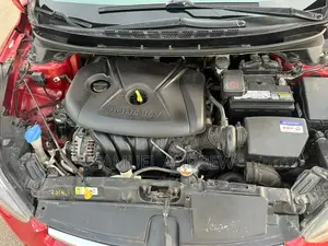 Hyundai Elantra SE 4dr Sedan (1.8L 4cyl 6M) 2015 Maroon