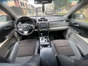 Toyota Camry SE 4dr Sedan (2.5L 4cyl 6A) 2014 Gray