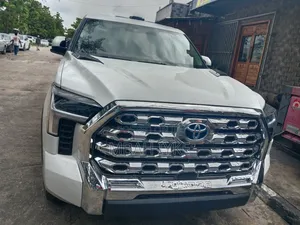 Toyota Tundra Platinum 2022 White