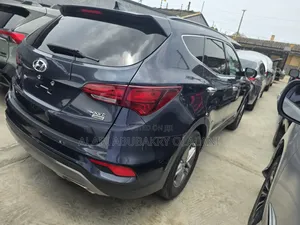 Hyundai Santa Fe 2018 Blue