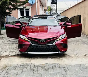 Toyota Camry XSE V6 FWD (3.5L 6cyl 8AM) 2018 Red