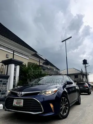 Toyota Avalon XLE Plus FWD Sedan (3.6L 6cyl 6A) 2016 Blue