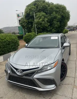 Toyota Camry 2020 Silver