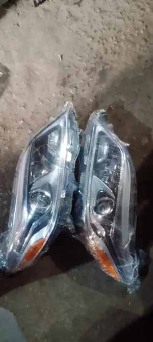 Headlights Toyota Sienna 2015 -2018 Charger Type