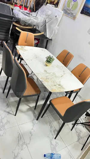Beautiful Dinning Table With Six Chairs