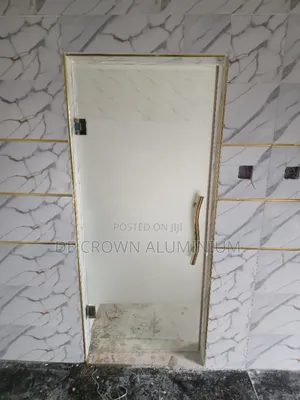 10mm Half Frosted Glass Toilet Door With Gold Accessories