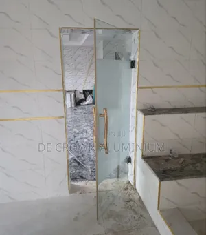 10mm Half Frosted Glass Toilet Door With Gold Accessories