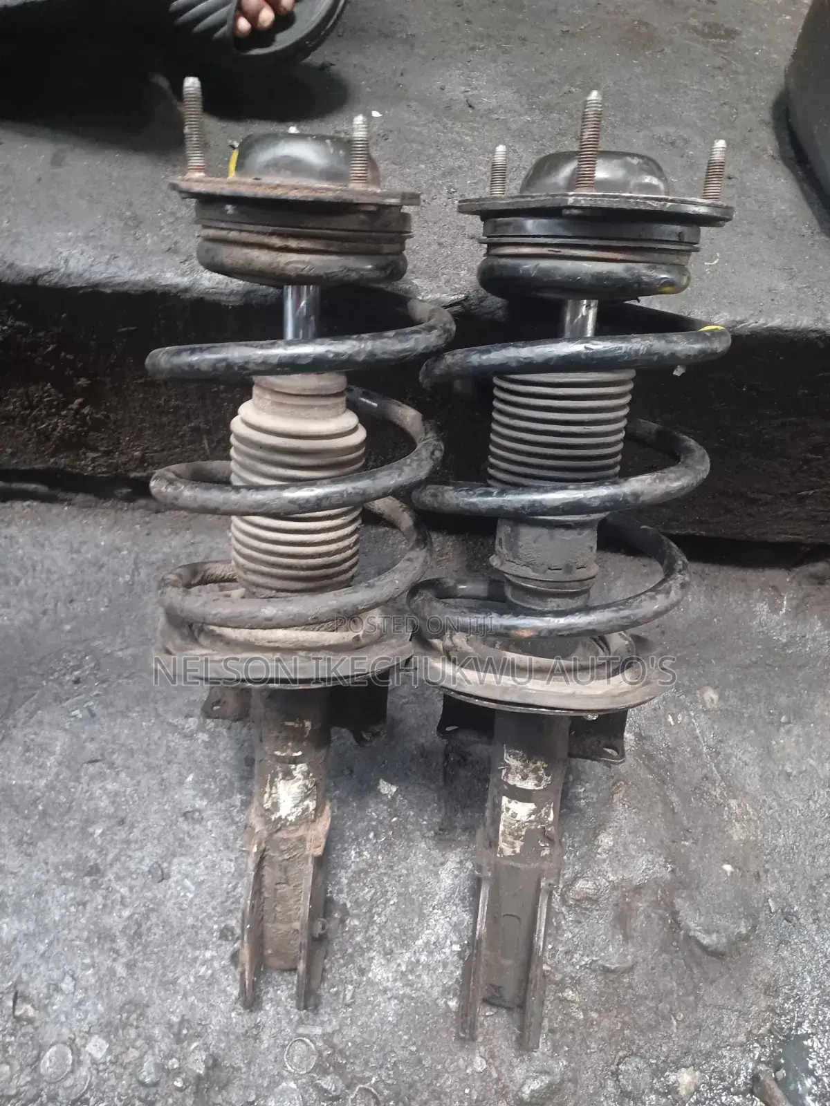 Front Shock GMC Acadia 2010