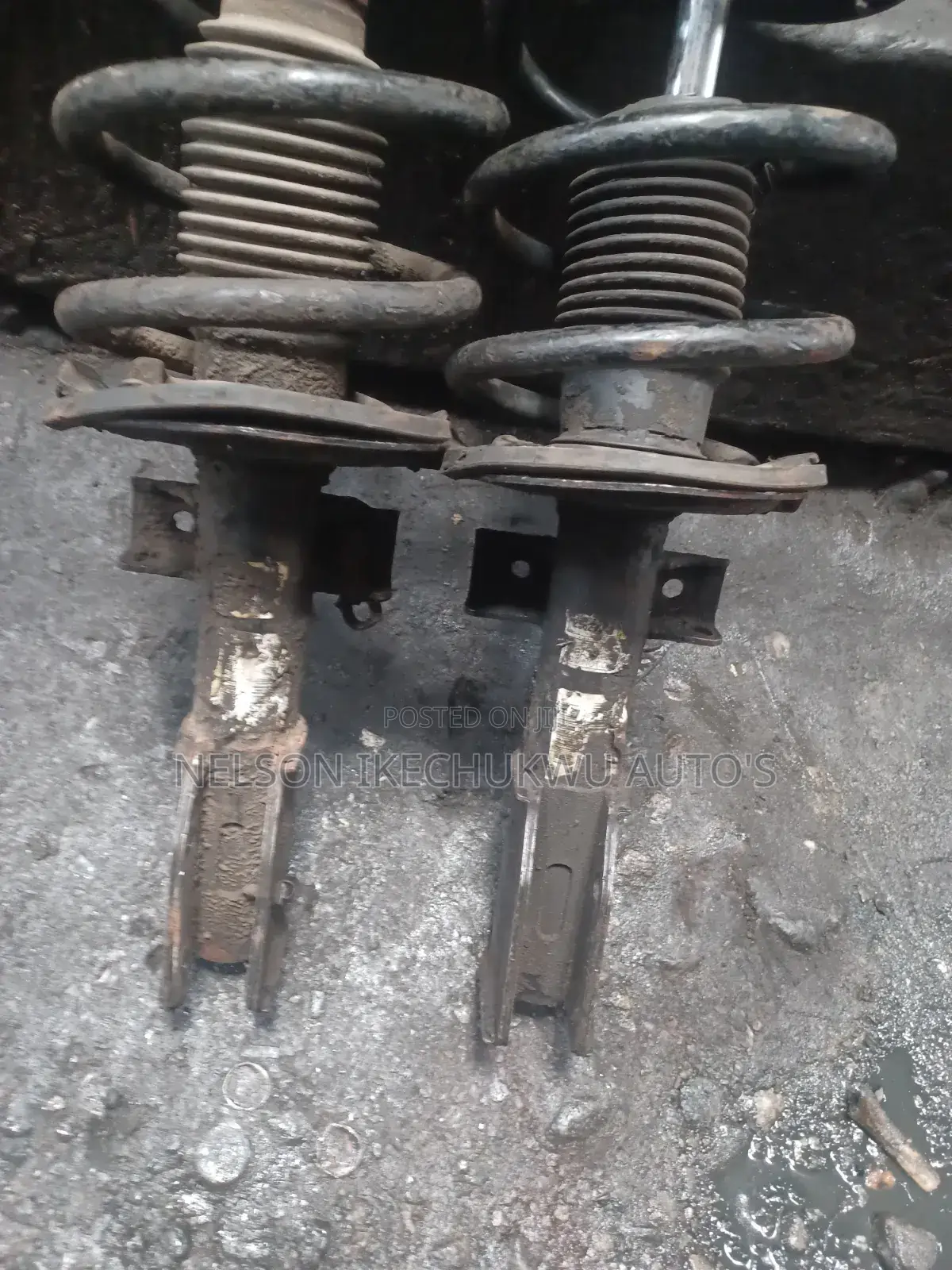 Front Shock GMC Acadia 2010