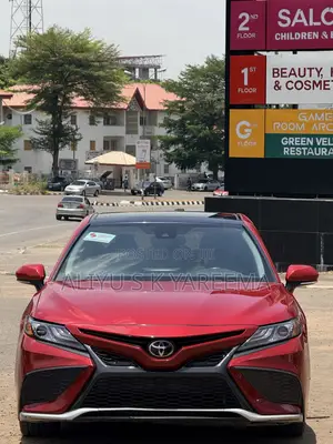 Toyota Camry XSE 2021 Red