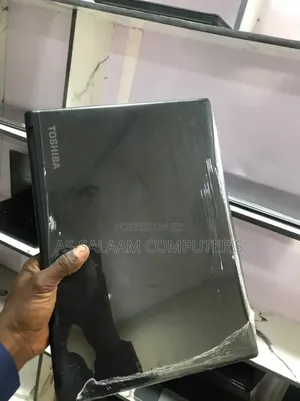 Laptop Toshiba Satellite C850 8GB Intel Core i3 SSD 128GB