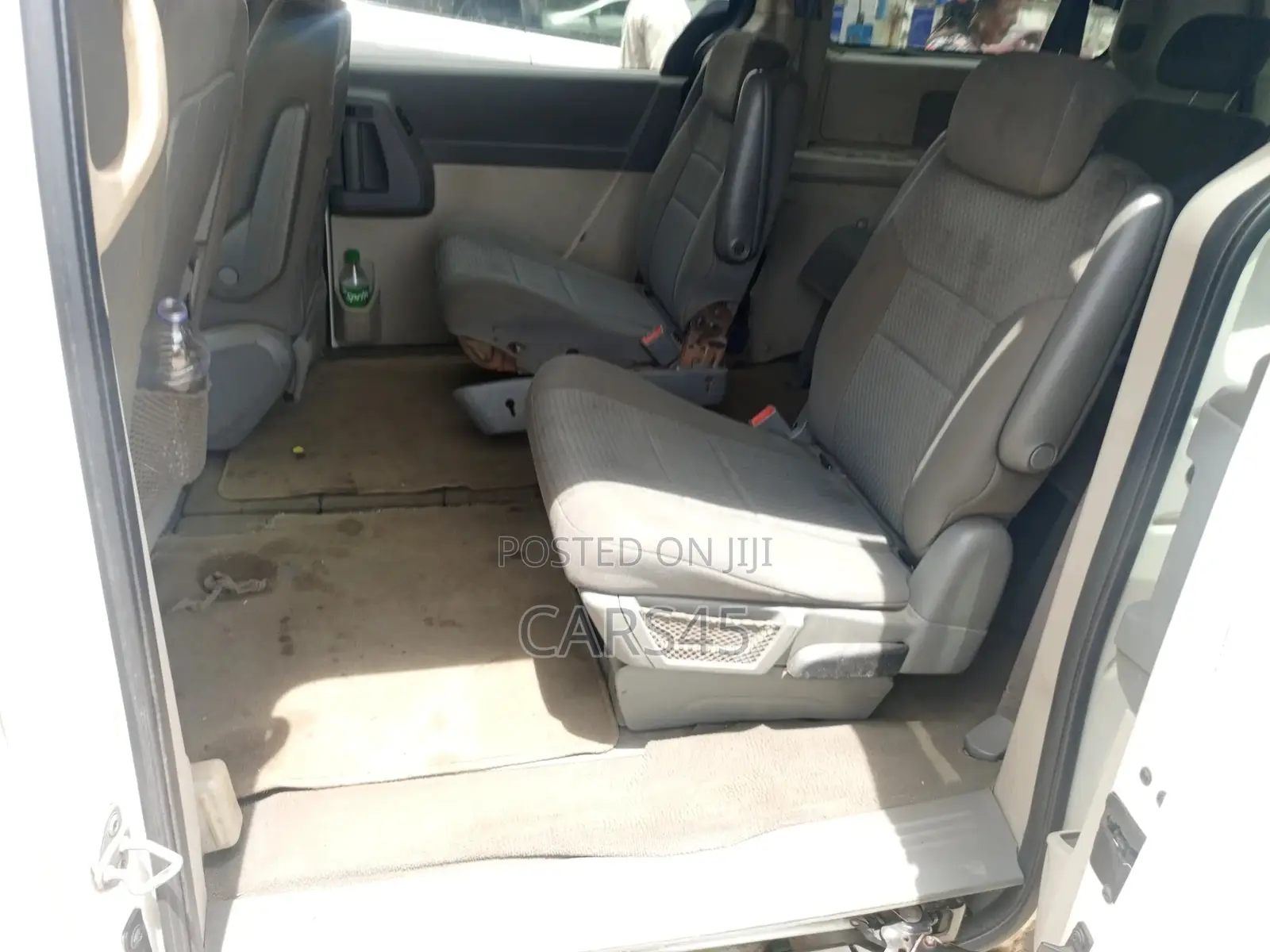 Dodge Caravan 2010 White