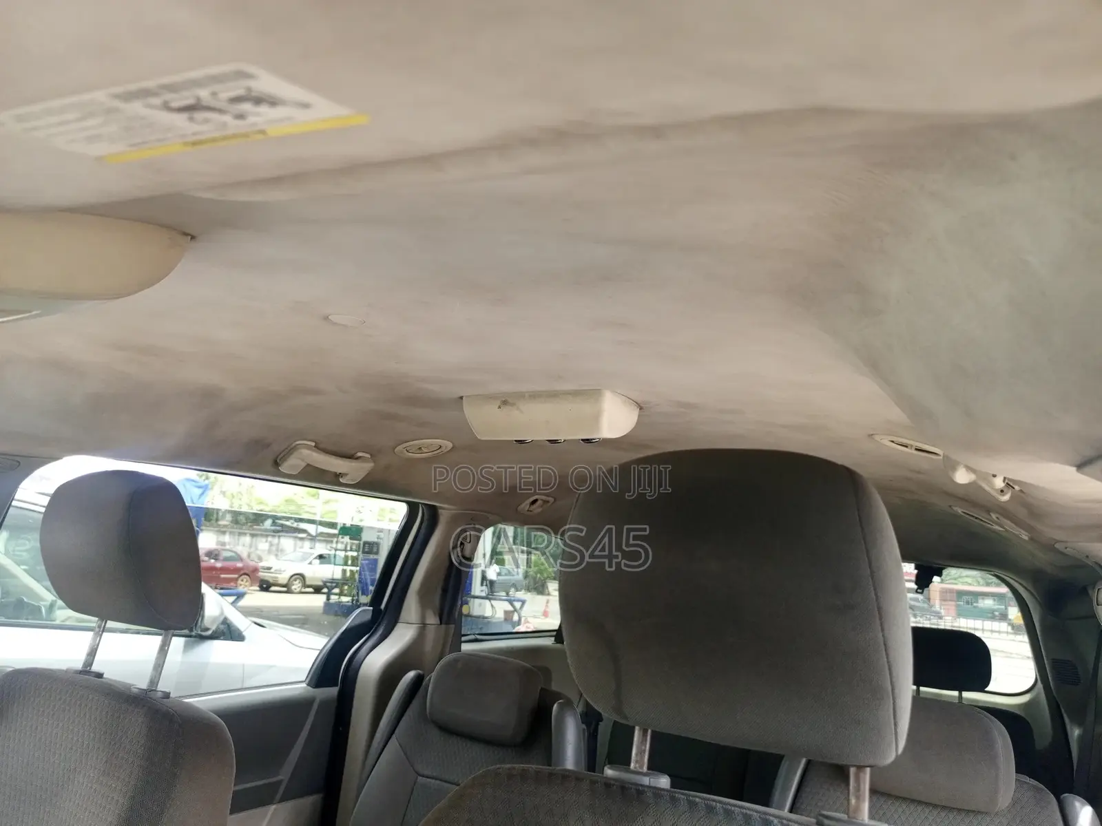 Dodge Caravan 2010 White