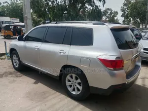 Toyota Highlander Limited 2012 Silver
