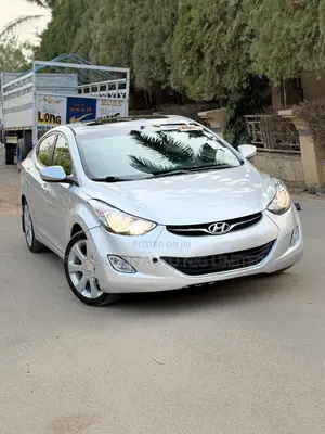 Hyundai Elantra Limited Sedan FWD (1.8L 4cyl 6A) 2013 Silver