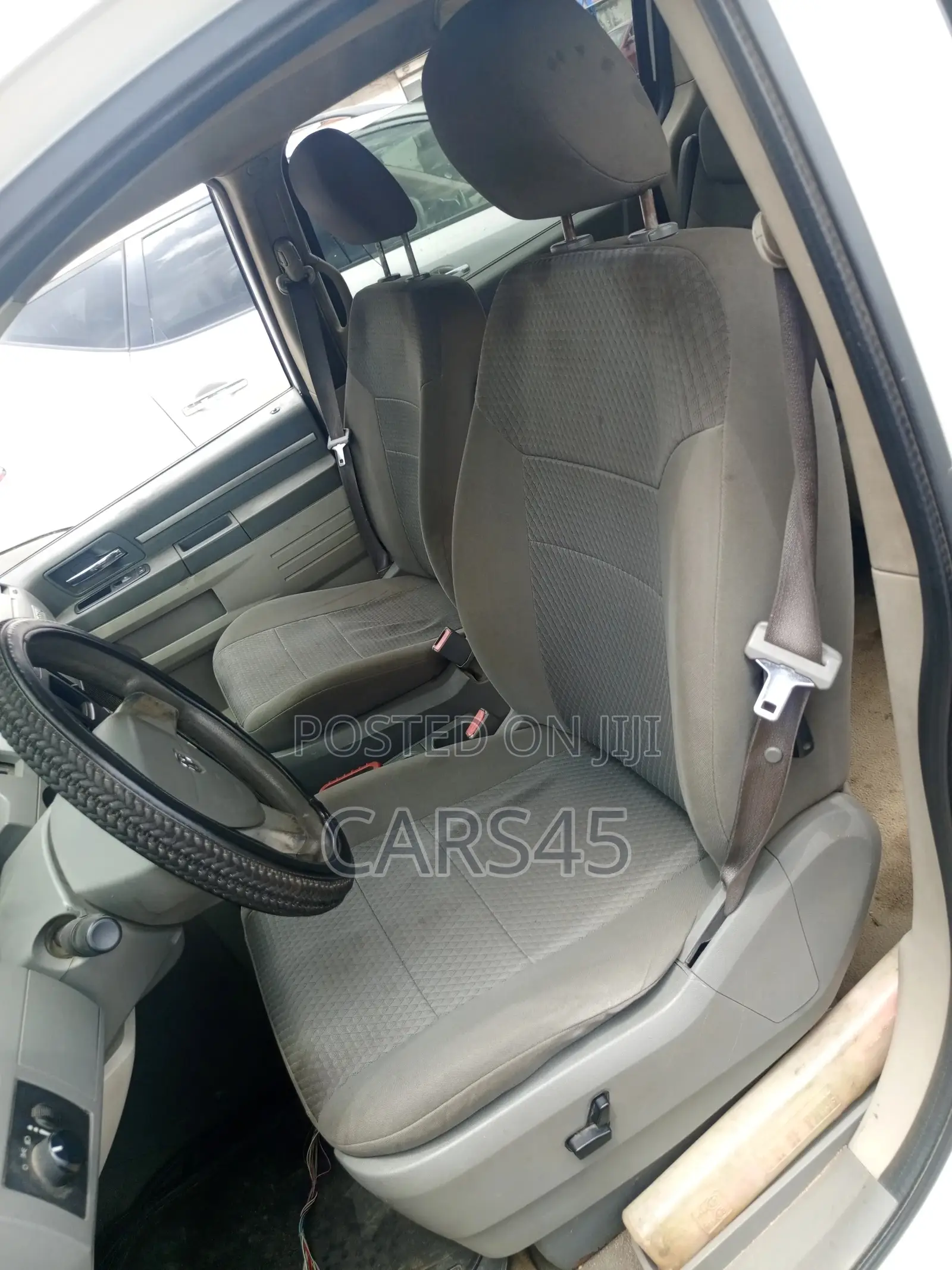 Dodge Caravan 2010 White