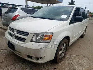 Dodge Caravan 2010 White
