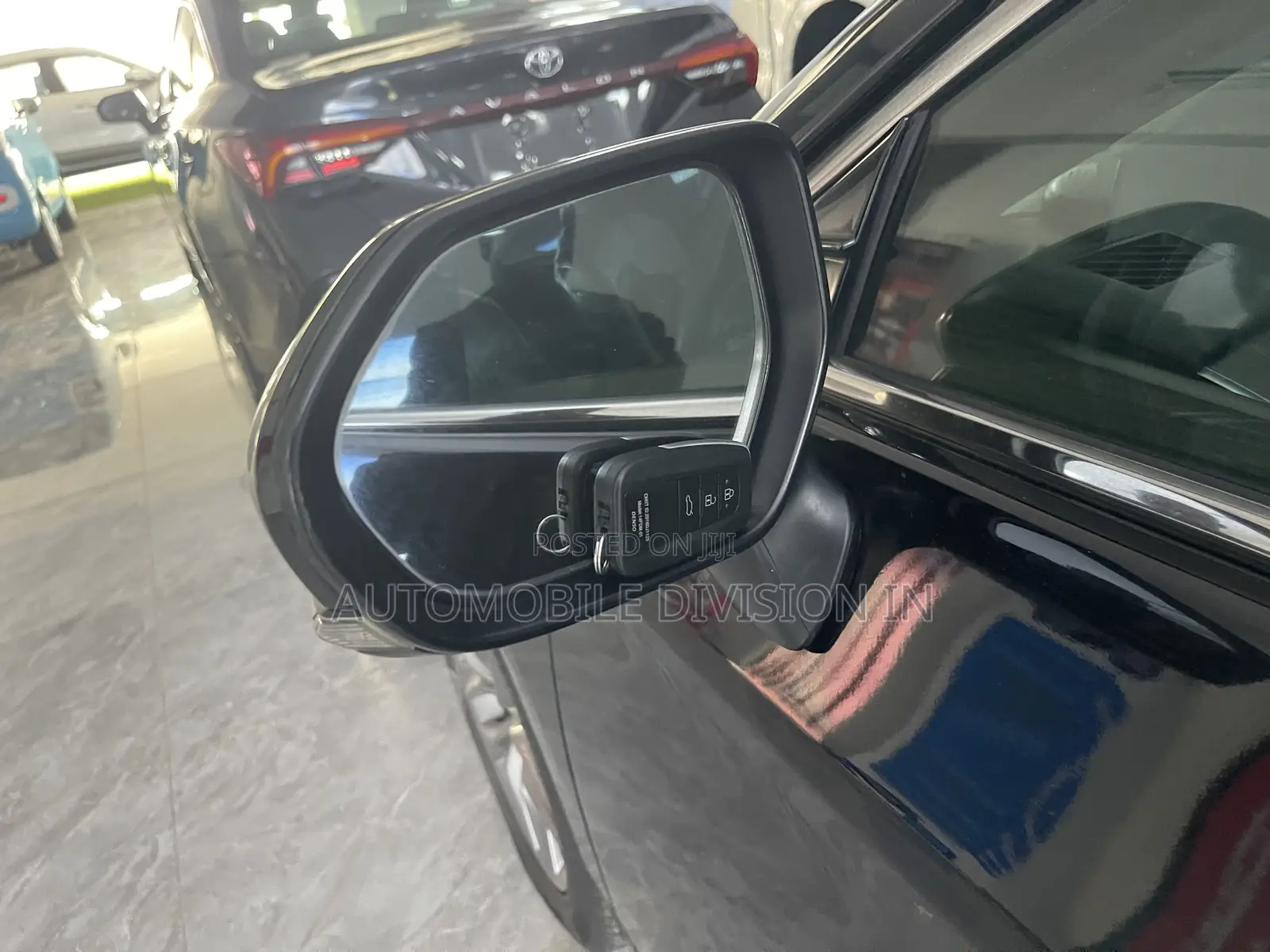 Toyota Avalon Limited 2020 Black