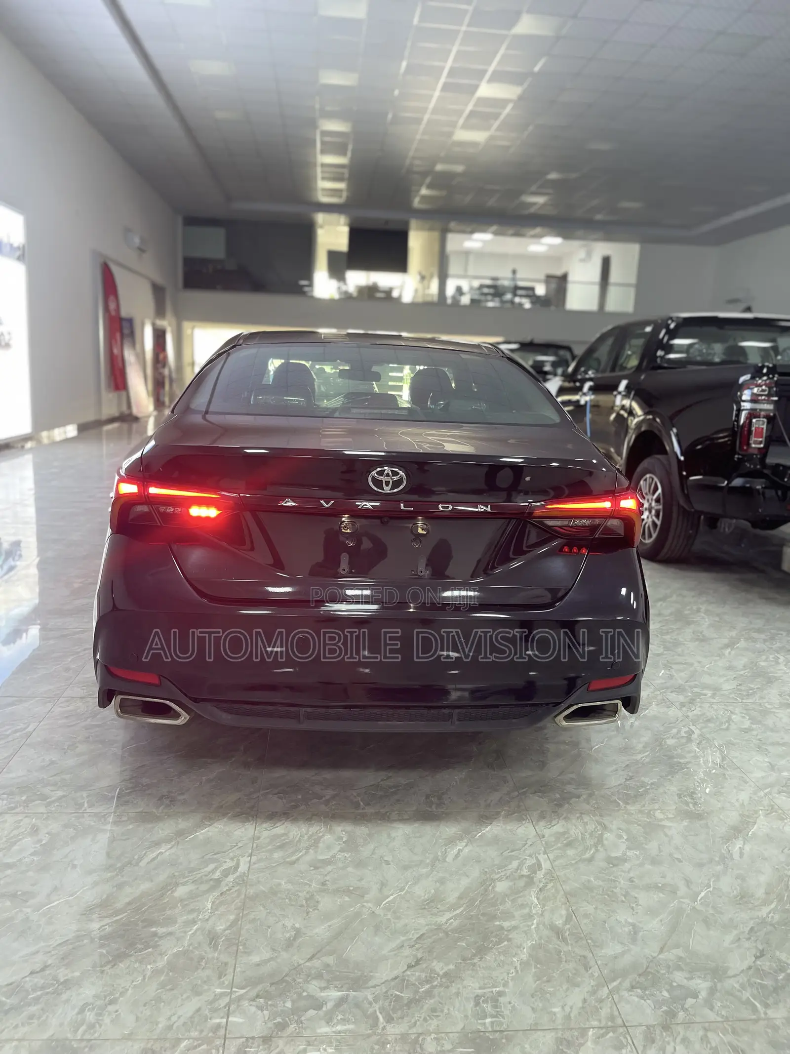 Toyota Avalon Limited 2020 Black