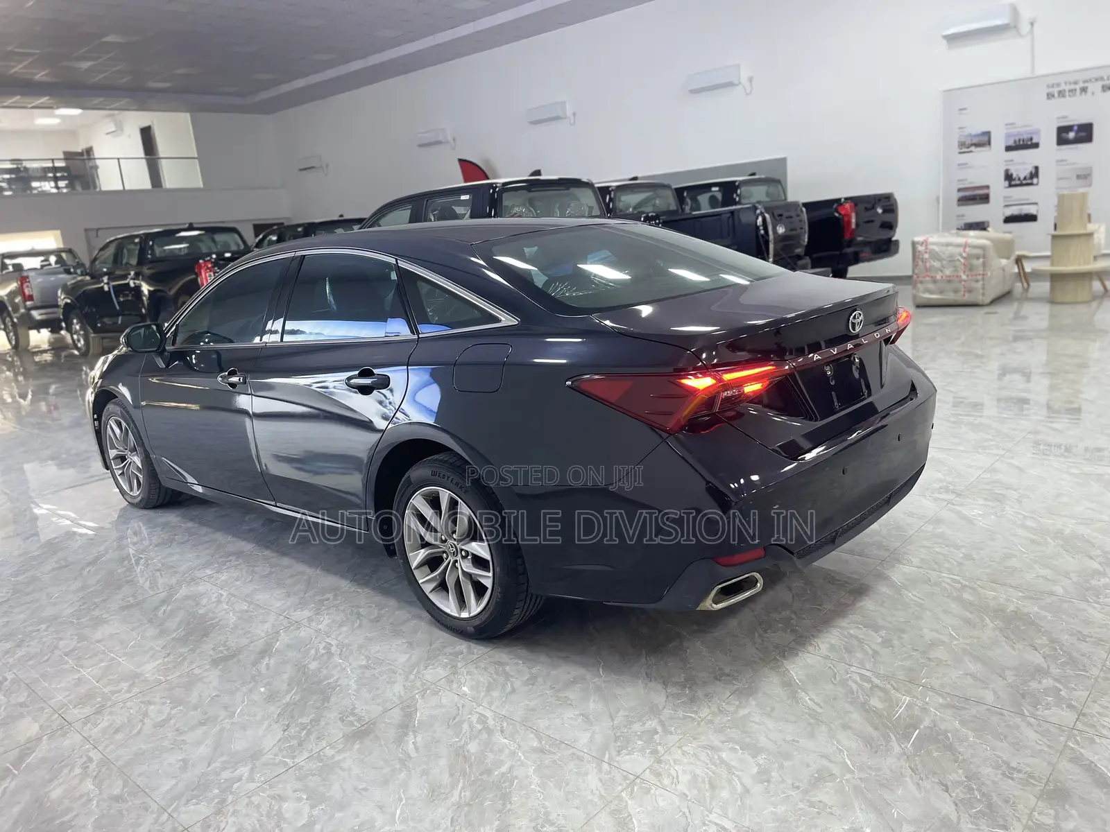 Toyota Avalon Limited 2020 Black