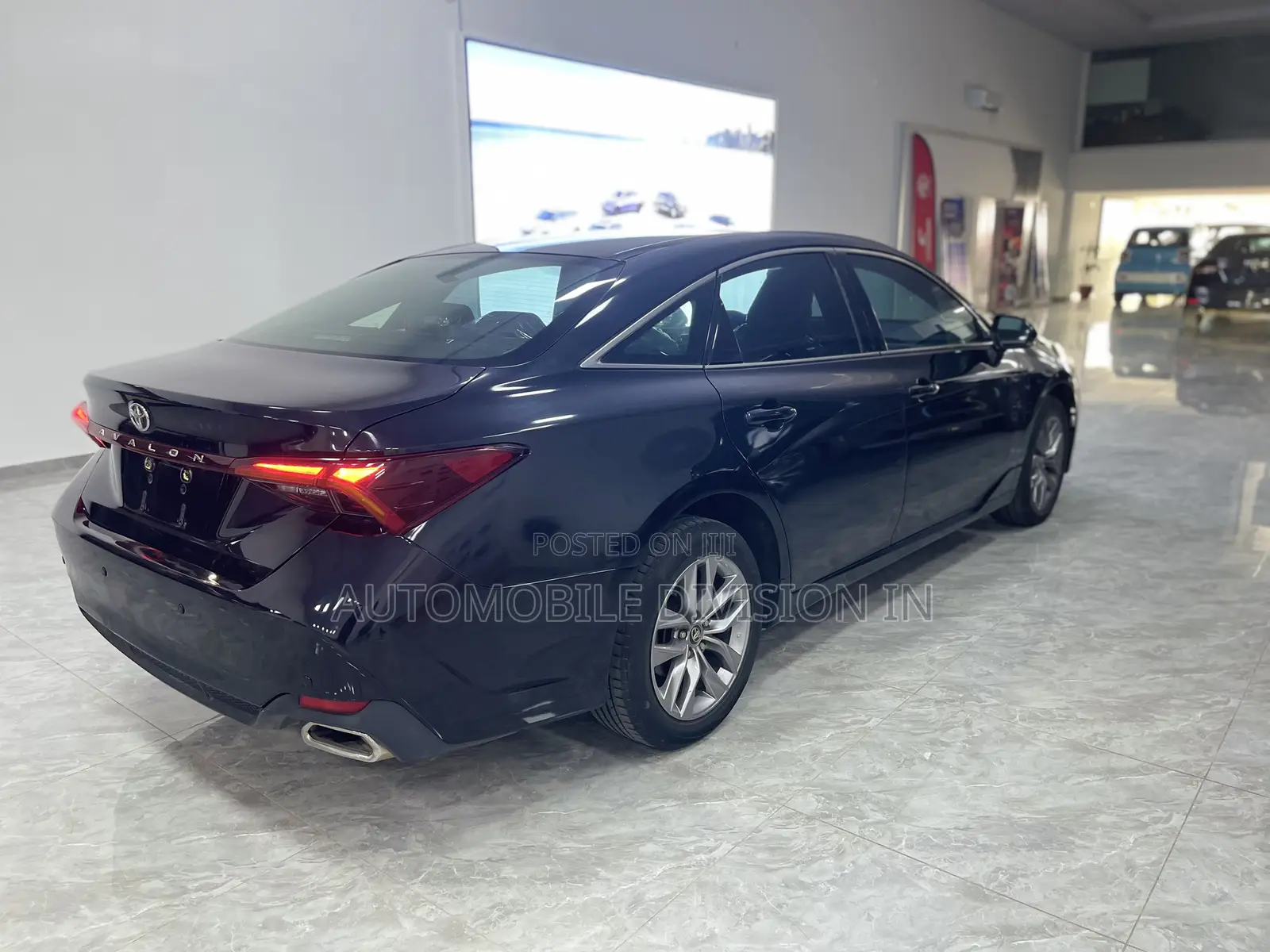 Toyota Avalon Limited 2020 Black