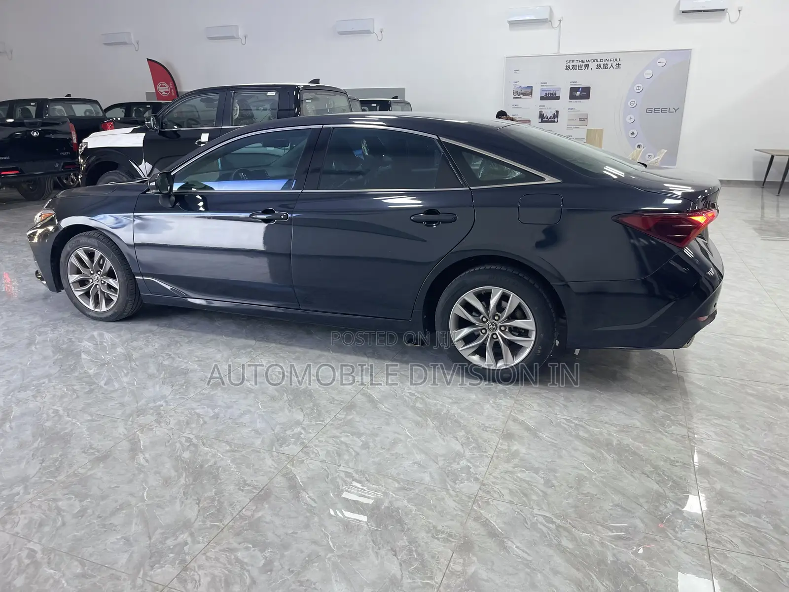 Toyota Avalon Limited 2020 Black