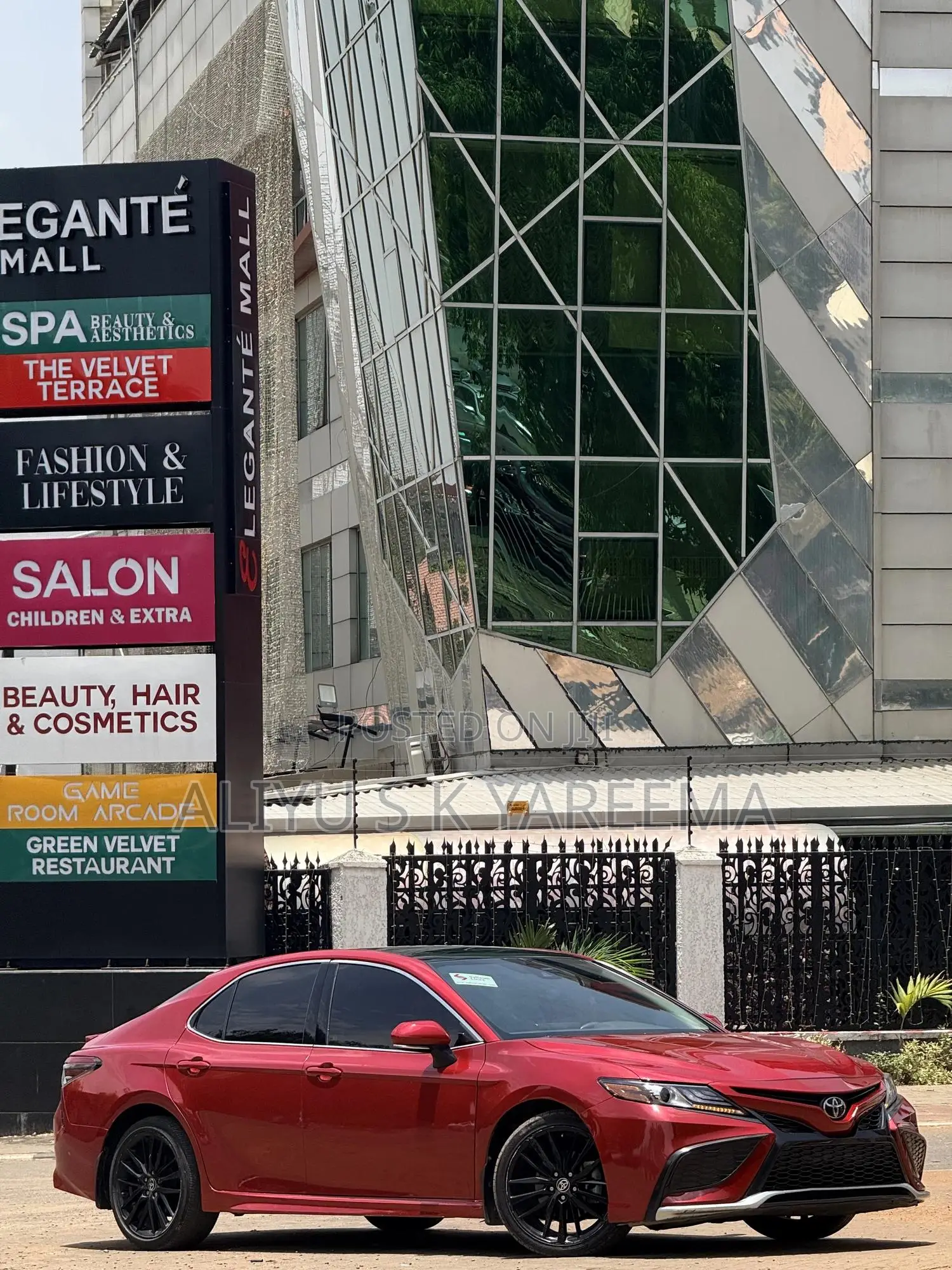 Toyota Camry XSE 2021 Red