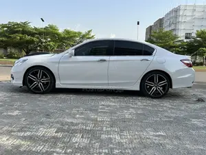Honda Accord LX 4dr Sedan FWD (2.4L 4cyl 2A) 2016 White