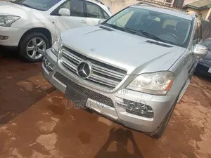 Mercedes-Benz GL-Class 2010 Silver