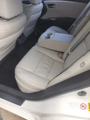 Toyota Avalon XLE 4dr Sedan (3.5L 6cyl 6A) 2014 White