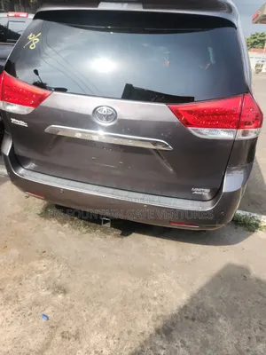 Toyota Sienna Limited 7 Passenger 2011 Gray