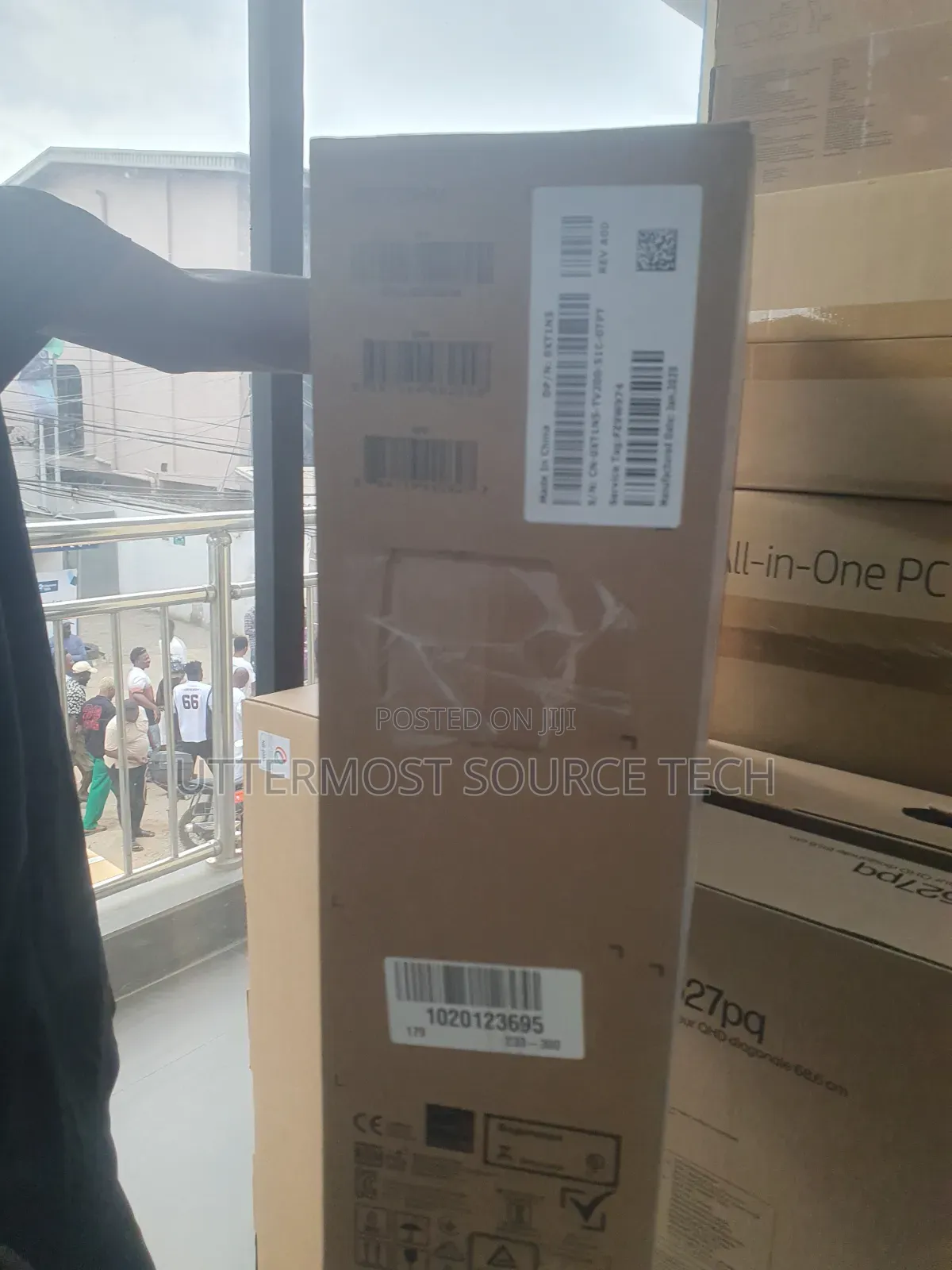 Dell 27 Inches