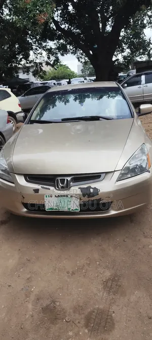 Honda Accord 2004 Gold