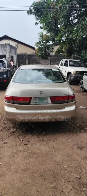 Honda Accord 2004 Gold