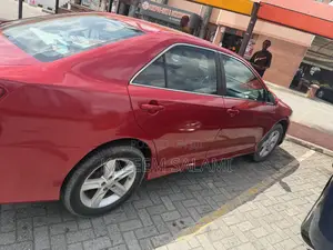 Toyota Camry SE 4dr Sedan (2.5L 4cyl 6A) 2012 Red