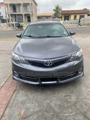 Toyota Camry SE 4dr Sedan (2.5L 4cyl 6A) 2013 Gray