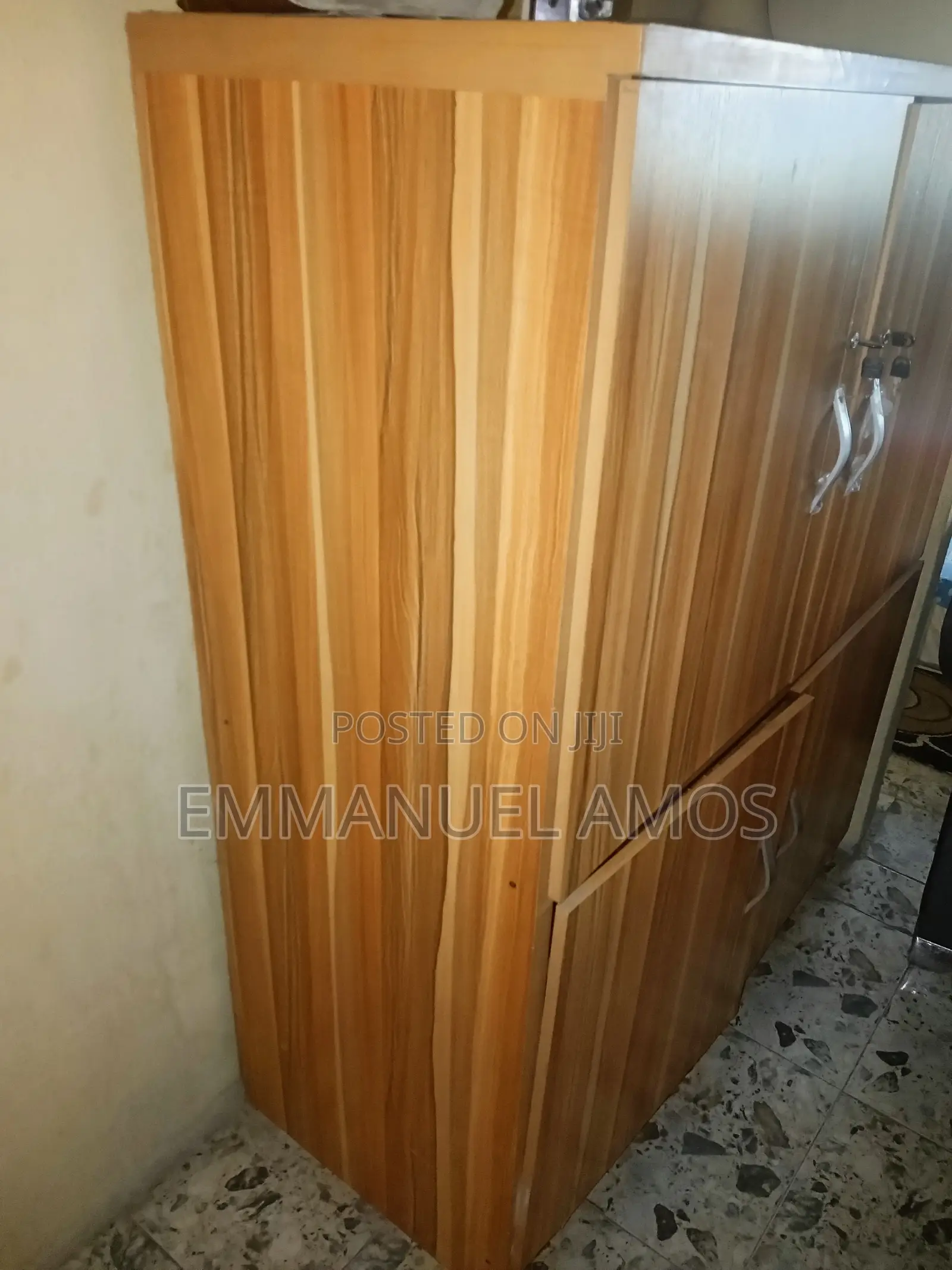 Clean and Working Wardrobes