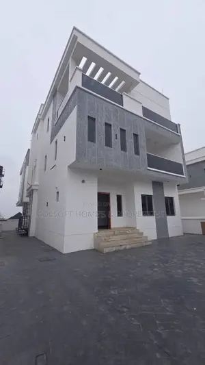 4bdrm Duplex in Kolapo Ishola Gra,, Akobo for sale