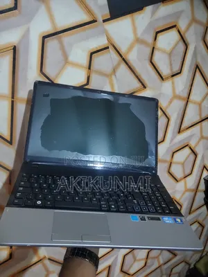 Laptop Samsung NP300E7A 8GB Intel Core i5 HDD 320GB