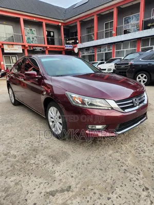 Honda Accord Touring 4dr Sedan FWD (3.5L 6cyl 6A) 2013 Burgundy
