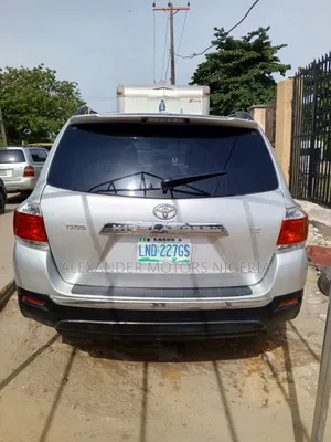 Toyota Highlander Limited 2011 Silver
