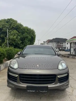 Porsche Cayenne 2016 Gray